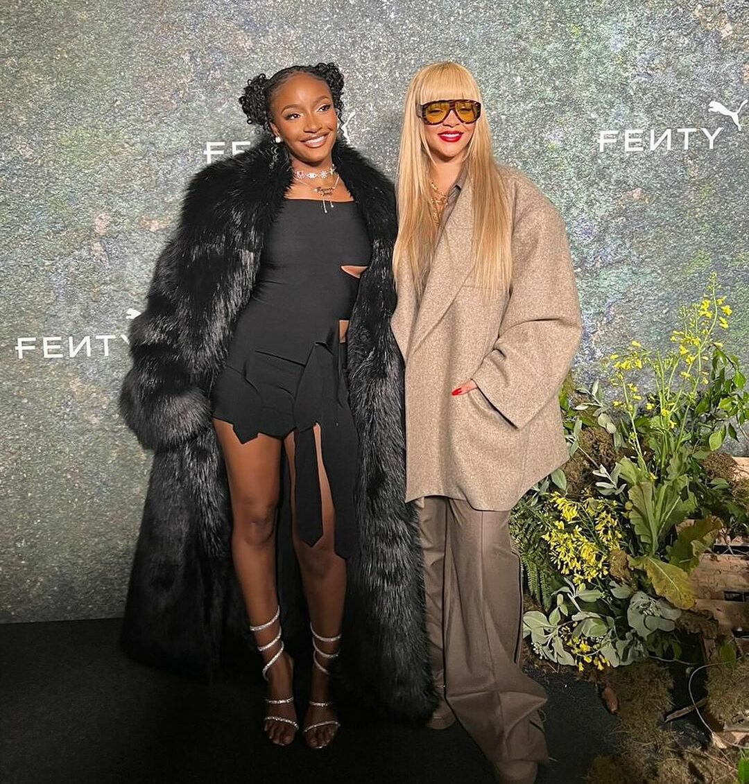 AlbumTalksHQ's tweet photo. 🚨Rihanna’s FENTY BEAUTY sends Ayra Starr a congratulatory package for “Starrgirl”. 💜🫂 https://t.co/eK7l1fgQct