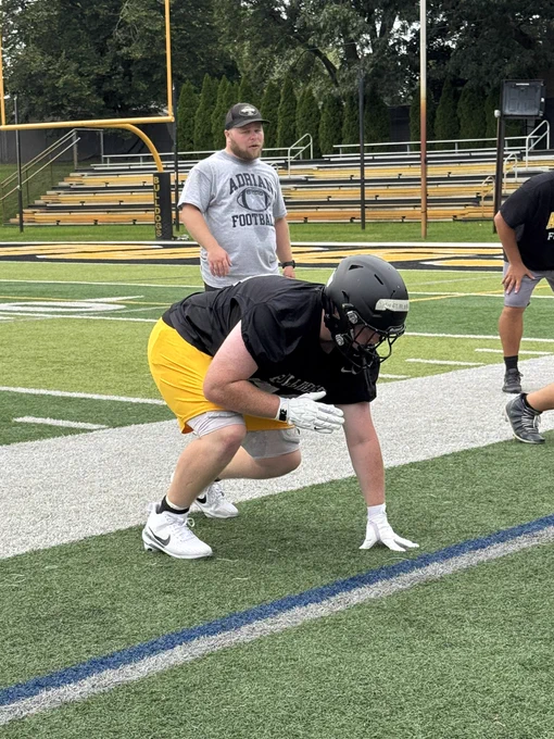 Image from Adrian College Football (@AdrianCollegeFB)