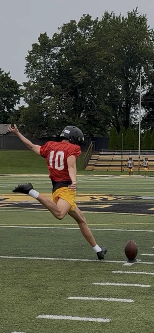 Image from Adrian College Football (@AdrianCollegeFB)