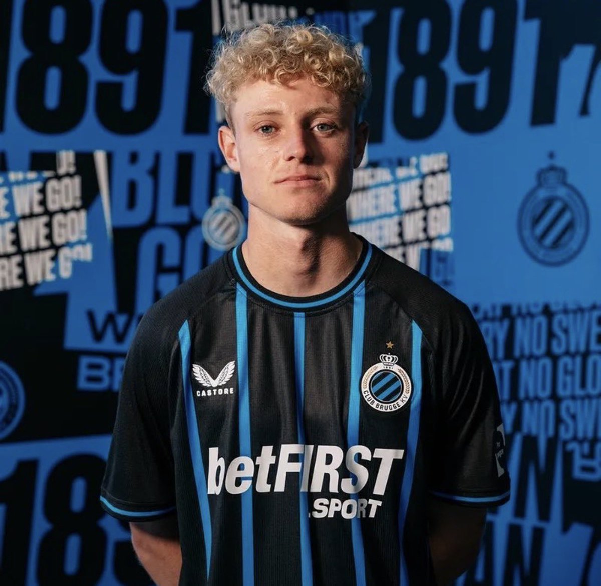utdXpulse's tweet photo. 🚨💣BREAKING!

Manchester United 🔴 are set to open talks to sign Belgian fullback Joaquin 🇧🇪Seys from Club Brugge for £30m!💰 #MUFC https://t.co/lIibfepisX