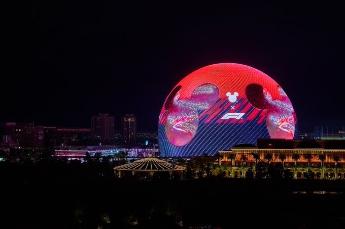 evrythngformu1a's tweet photo. 🚨 LIGHTNING McQUEEN IS COMING TO FORMULA 1 ⚡️🏎️

Disney and F1 have extended their partnership through 2028, with Pixar’s Cars officially joining the collaboration.

🏁 Lightning McQueen will make his F1 debut with a special appearance at Monza, celebrating the 20th anniversary of Cars.

A new Disney/Pixar x F1 collection is also launching, including exclusive merchandise and Mattel die-casts.

KACHOW at Monza. ⚡️🇮🇹

(via. @SInow) #F1 | #Cars