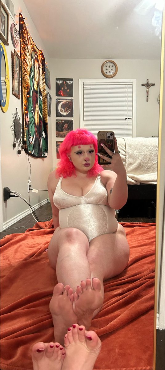 LadyOhBitch666's tweet photo. place your money here 🙇🏻‍♂️ https://t.co/V4IzMPJeTT