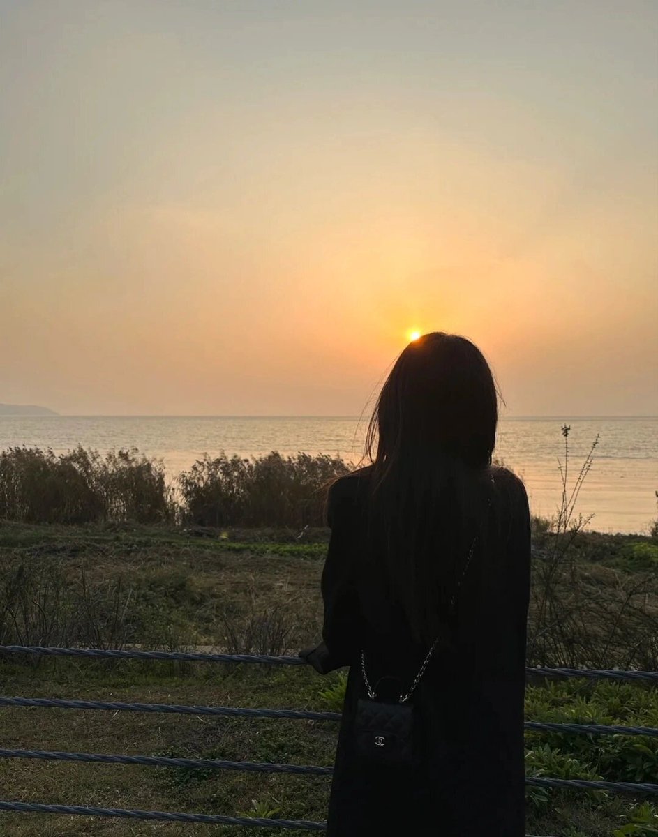 Pau_BTS's tweet photo. Distance never felt this warm—sipping coffee at my end, counting the same moon with you at yours, and texting “good night” 10 seconds apart. https://t.co/uovZtIAfDb