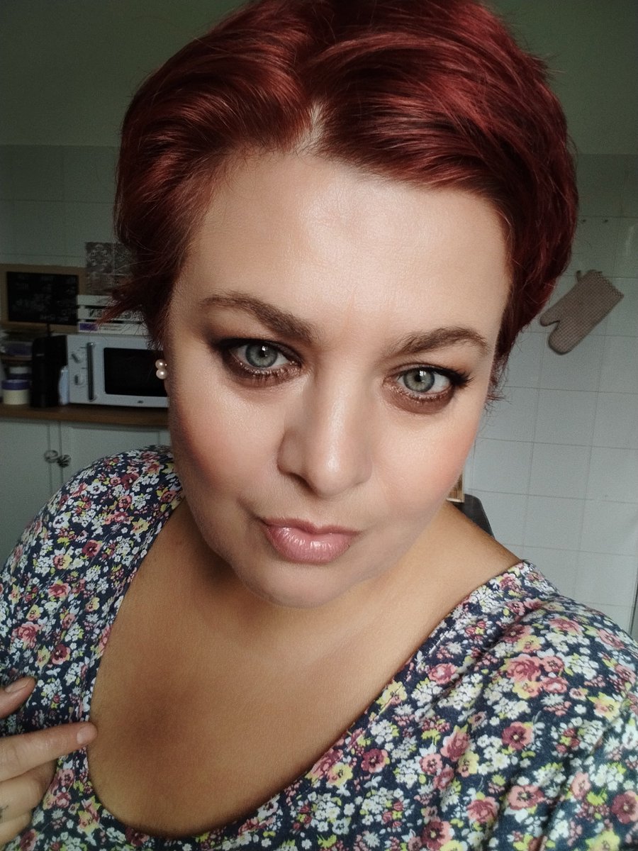 ladyluthien210's tweet photo. Il mio colore.... https://t.co/ZWqxUaASQE