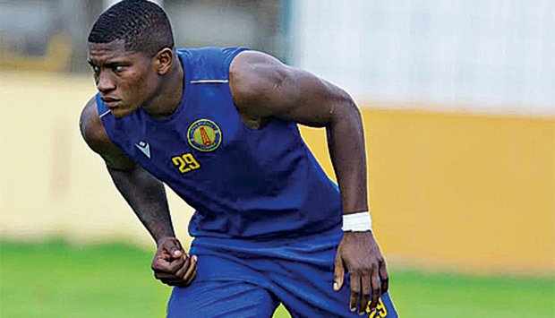 ThaboMweemba's tweet photo. Depu está de volta ao Petro de Luanda ⚽🔥 Os Tricolores oficializaram o regresso do avançado Laurindo 'Depu', vindo do Young Africans da Tanzânia. Um reforço de peso para o ataque petrolífero! Vamos equipa! 💛💙❤️
#Depu #Girabola https://t.co/BnACsf8cX7