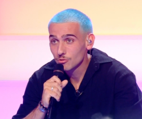 luminisca's tweet photo. Arthur aux couleurs bleues de l'extrême droite 💙 #SecretStory #SS14 https://t.co/Fmr6oNAXOi