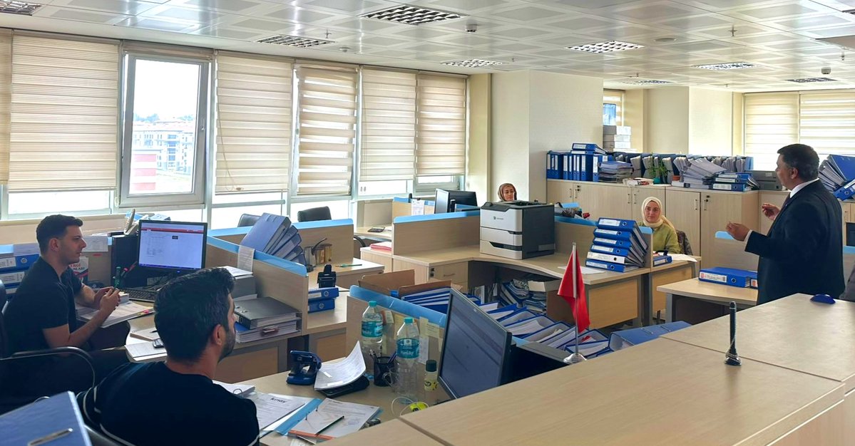 FSNisanci's tweet photo. Bugün Şube Yönetim Kurulumuz ile birlikte Esenler Uygulama Grup Müdürlüğü yerleşkesine ziyarette bulunduk. Sendikamızı ve çalışmalarımızı anlattık. Meslektaslarımıza, olumlu yaklaşımları ve sendikamıza verdikleri destek için teşekkür ediyorum.  
Bu kapsamda il dışı tayini nedeniye İstanbul'dan ayrılan Yönetim Kurulu Üyemiz Sn. Berhan Özgür GÜLCAN'ı da ziyaret etme fırsatımız oldu. Kendisine de değer katıcı çalışmaları için Sendikamız adına teşekkür ediyorum.