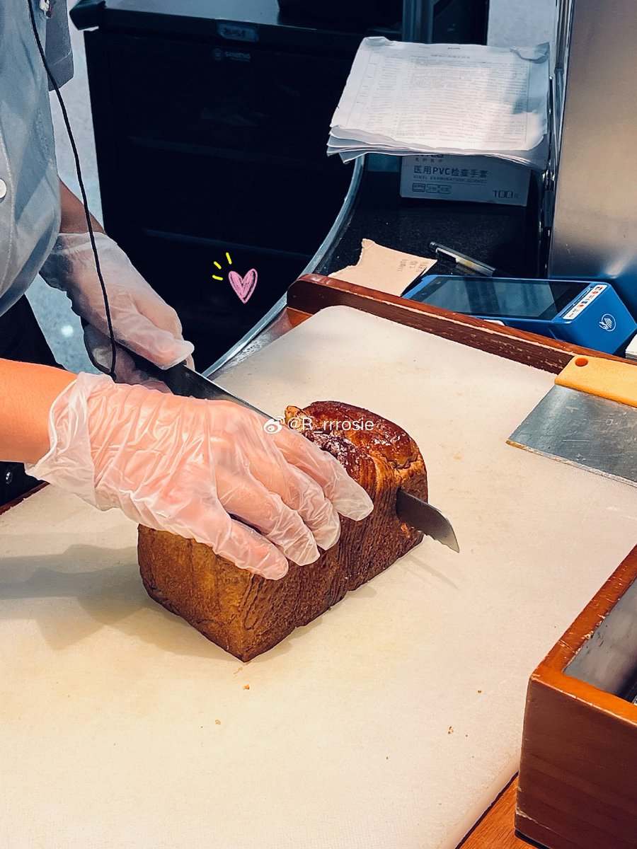 game_junki's tweet photo. Just pulled my first sourdough loaf! Crusty, golden, and that iconic ear—baking success hits different https://t.co/F5WD0lvSws