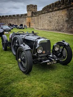 ArthurRichme's tweet photo. This hypercar looks unreal on the 401 https://t.co/OgnFJsJVep