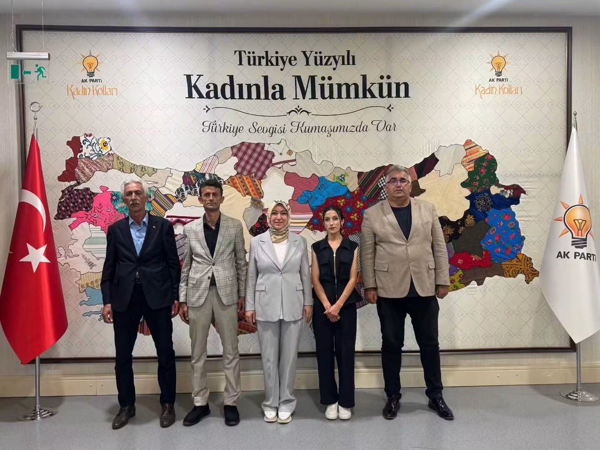 hhkaratas's tweet photo. AK Parti Genel Merkezimizde; Kadın Kolları Genel Başkan Yardımcımız ve Sivas Milletvekilimiz Sayın Rukiye Genç Toy’u, İlçe Başkanımız Mahmut ağır, İl Genel Meclis Üyemiz Şerif yürük ve Kadın Kolları Başkanımız Şeyda ağır ile birlikte ziyaret ettik.

İlçemize dair konularımızı istişare ederek değerlendirmelerde bulunduk.

Kıymetli Milletvekilimize nazik misafirperverliği ve hoş sohbetleri için teşekkür ediyorum. Birlik ve beraberlik içerisinde Doğanşar’ımız için çalışmaya devam ediyoruz. 🇹🇷