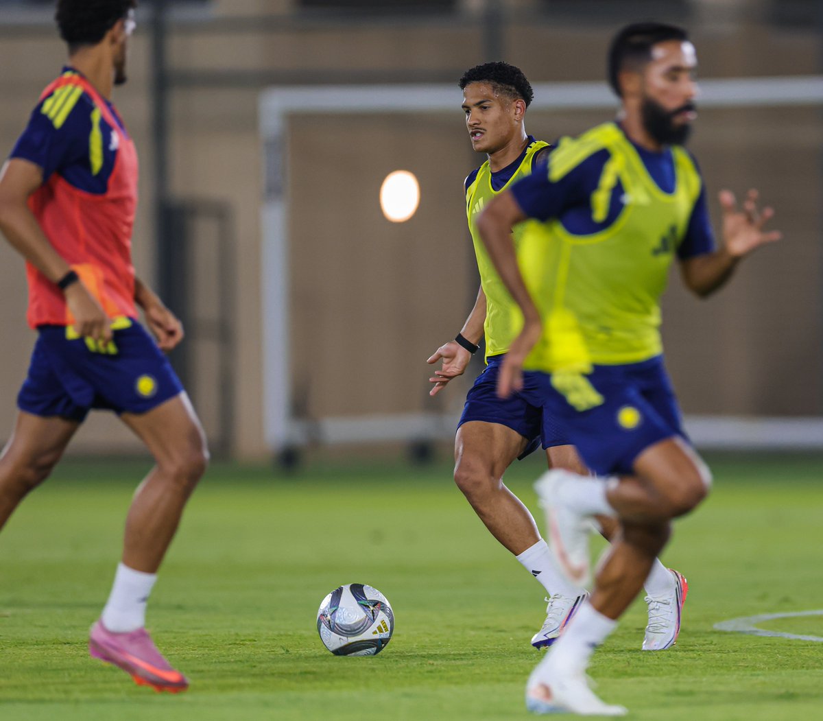 AlNassrFC's tweet photo. قبـل يوميـن من مبـاراة العـودة ⏳ https://t.co/jrYZrV7Nvt
