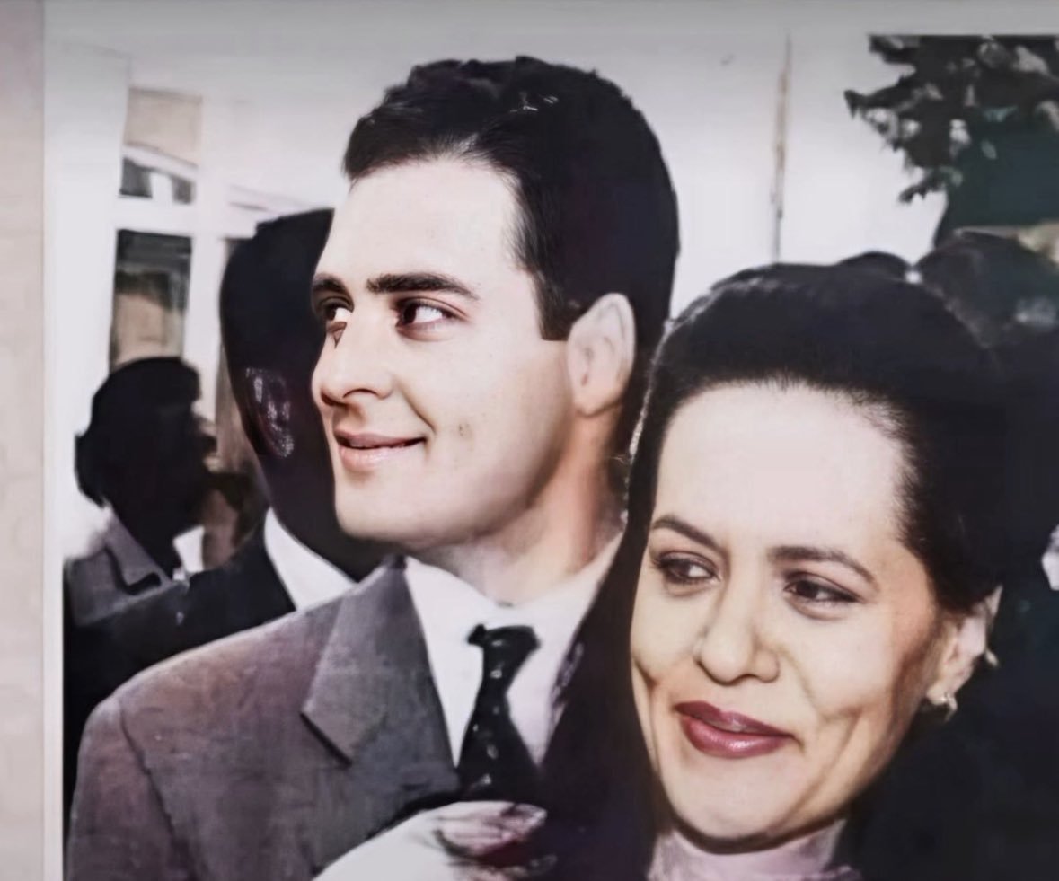 SweetBandit108's tweet photo. Why did Maino refuse to have the DNA of Rahul Gandhi tested after Rajiv Gandhi was assassinated? 
Does anyone know who this Italian guy is?
@chalada1921 
@AugadhBhudeva 
@rishibagree 
@RiseofBurnol 
@AbhishekUpadhy6 https://t.co/PM5hQLZLz1