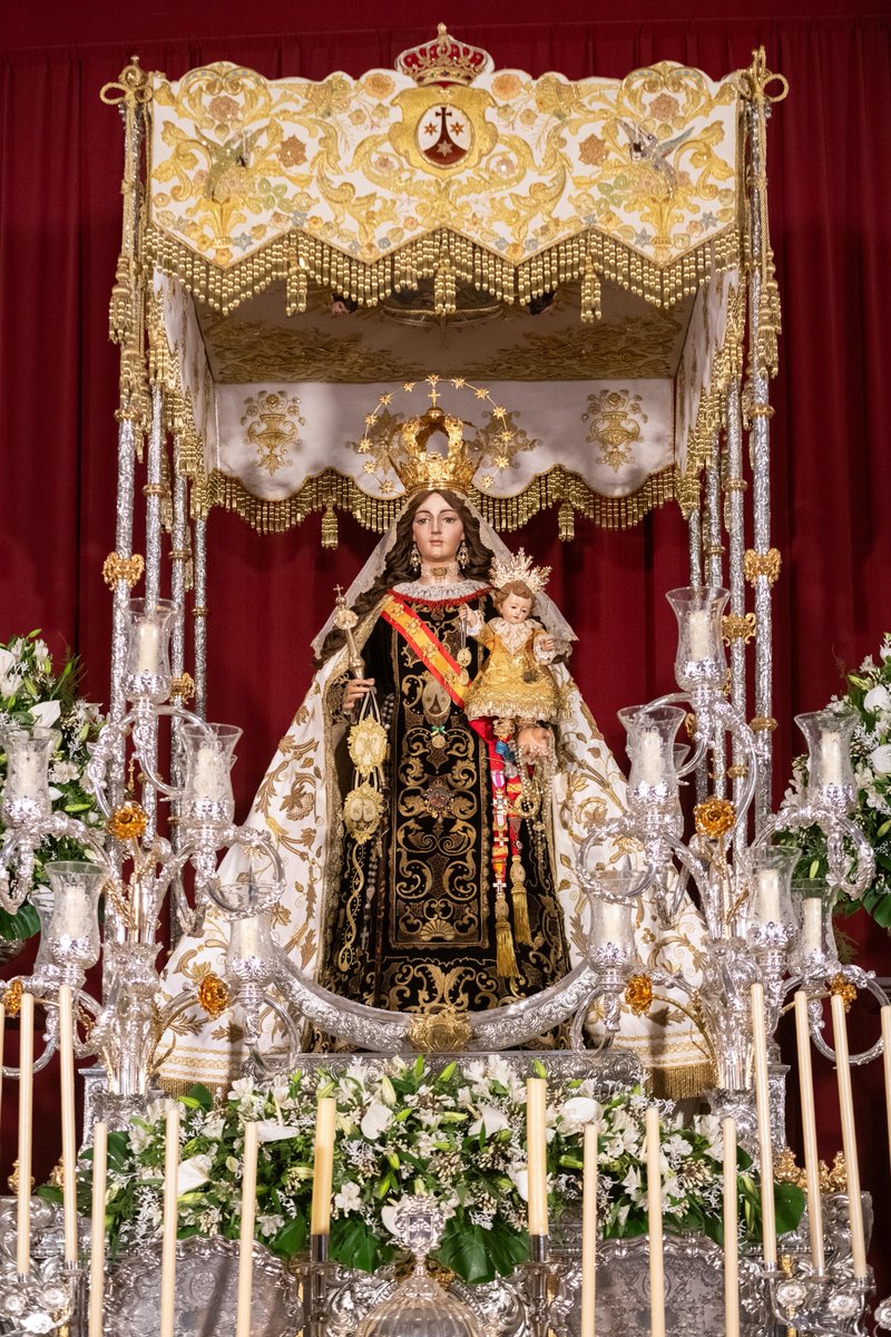 Patrona_Rute's tweet photo. NOVENA A LA SANTÍSIMA VIRGEN DEL CARMEN, PATRONA DE RUTE.

Tercera puesta de altar de la Solemne Novena en honor a la Patrona de nuestra Villa, Nuestra Señora la Virgen del Carmen.

El exorno floral ha sido realizado por Floristería A tu Aire. https://t.co/JbfeWZdsUA