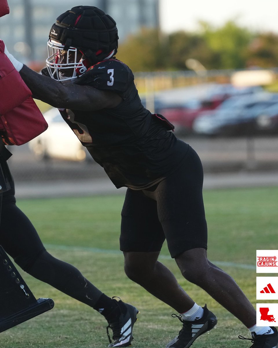 RaginCajunsFB's tweet photo. Win the rep. Win the day.

#cULture | #GeauxCajuns https://t.co/lFfeGMshef
