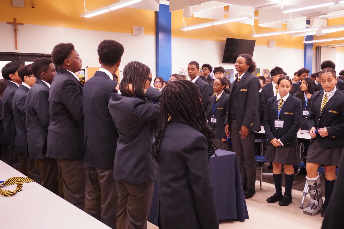 CristoReyATL's tweet photo. Take a look! The freshman tie ceremony is a beautiful tradition we maintain at CRAJ. We are proud to encourage excellence in the next generation. #classof2030 #classof2029 #tieceremony #craj #jesuithighschool https://t.co/cYOr6rOWZF