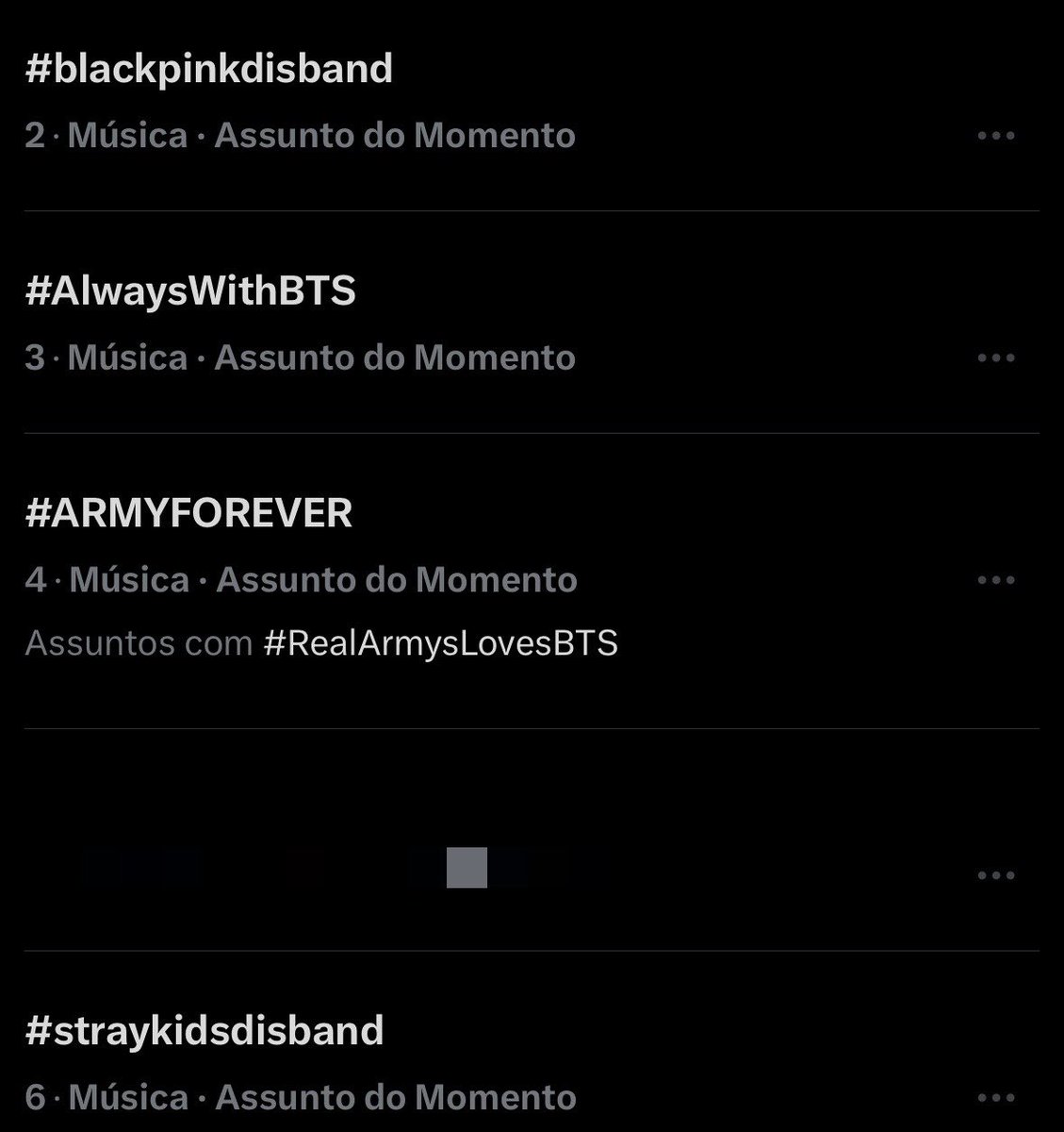 7comjully's tweet photo. ☝️ Detalhe: aqui não precisou de mais de um fandom pra colocar essas # nos trends. 

Se manquem e aprendam como se faz. 💋

#blackpinkdisband
#AlwaysWithBTS #ARMYFOREVER #RealArmyLovesBTS https://t.co/ghZWgY19CS