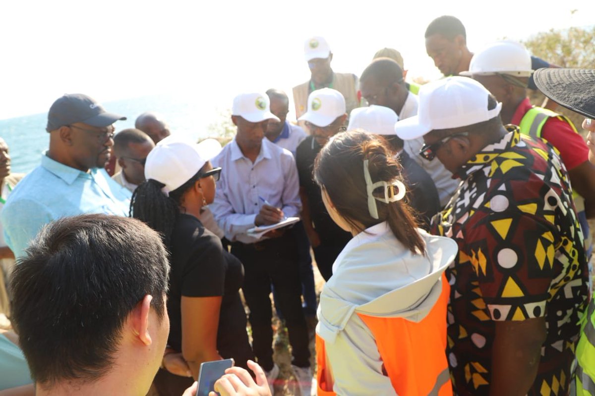 MilteBurundi's tweet photo. La délégation s’est également rendue sur le tronçon Gitaza–Magara, qui constitue la partie restante à réhabiliter afin d’assurer la continuité et la modernisation de cette route stratégique.@NtareHouse @BurundiGov https://t.co/kpr2EIO0sD