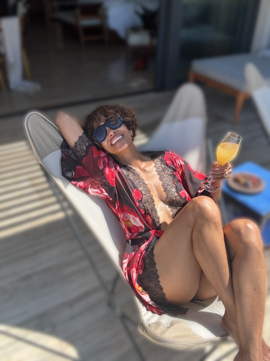 halleberry's tweet photo. https://t.co/fSNl3o8H3T
