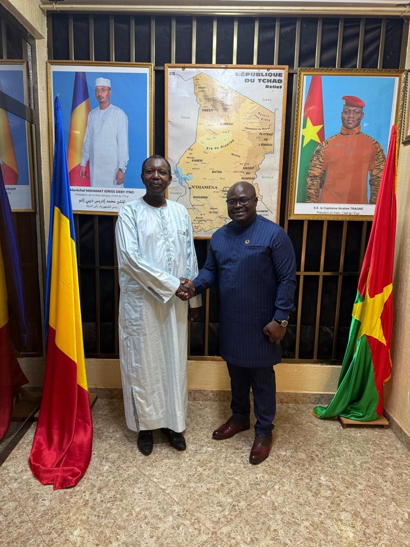 onubf's tweet photo. Le Coordonnateur résident, M. @NTikum , poursuit ses rencontres avec la communauté diplomatique au Burkina Faso. Il s’est entretenu avec les représentants du Maroc, du Tchad, du Sénégal et du Vatican pour renforcer le dialogue et échanger sur les priorités communes. #Partenaria https://t.co/ocxODh6FVp