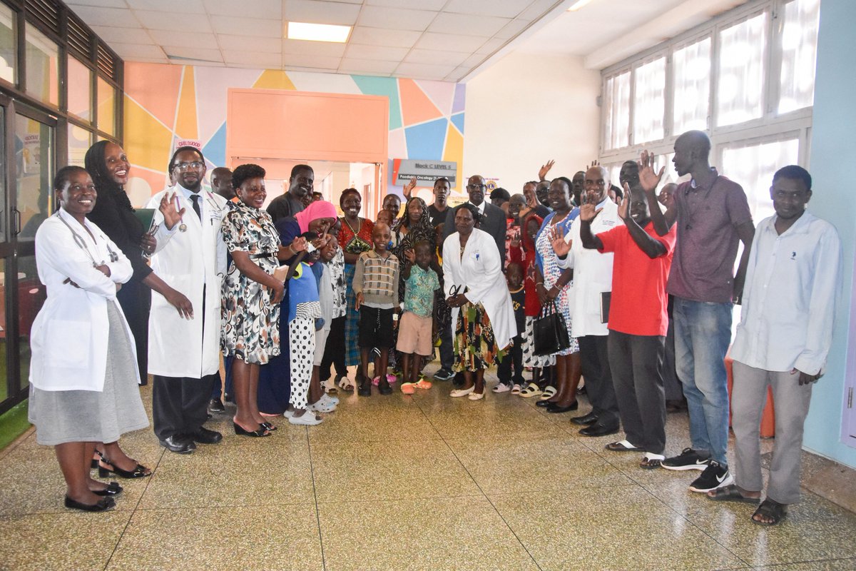 MulagoReferral's tweet photo. Strengthening cross-border collaboration in paediatric cancer care 🤝🏾

@MulagoReferral today hosted the South Sudanese Ambassador to Uganda H.E. Mr. Paul Molong Akaro together with a team from the Muslim World League.

The team visited the Paediatric Oncology Outpatient & Inpatient Units, where over 90 children for the past 5 years from South Sudan have received specialised care at the Units.

Discussions focused on:
•⁠  ⁠Specialised training & knowledge exchange
•⁠  ⁠Resource mobilisation
•⁠  ⁠Support for patients & families
•⁠  ⁠Strengthening paediatric cancer care capacity in South Sudan, particularly Juba

#MulagoHospital #PaediatricCare #SouthSudan #ChildHealth #CapacityBuilding