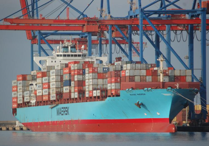 container_news's tweet photo. @maersk adds #Bonn #contingency #surcharge as low #Rhine #levels disrupt barge operations

https://t.co/k7hb14pA4Y https://t.co/VYDJSdLKV6