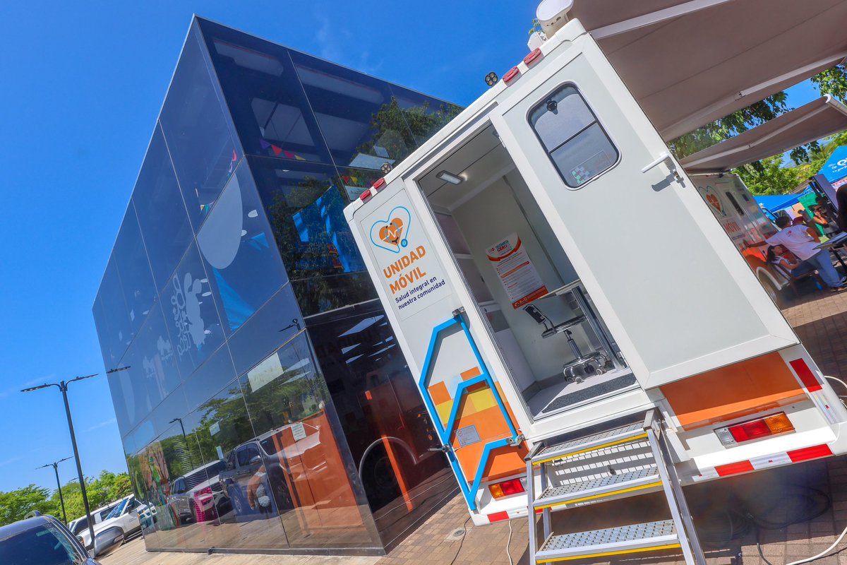 sliptone's tweet photo. Hoy, desde el CUBO Milagro de La Paz, damos un paso más para acercar atención integral a niñas, adolescentes y mujeres de la zona oriental del país.

En el marco de #LlegarACero, iniciativa impulsada por @UNFPAElSalvador, con el apoyo de @UEenElSalvador y el respaldo del Gobierno del Presidente @nayibbukele, presentamos dos unidades móviles que recorrerán 14 distritos de esta zona, brindando servicios de salud integral, salud mental y cuidados especializados.