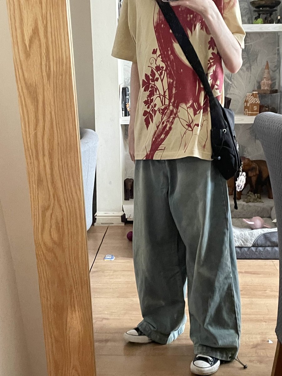h2ofootprints's tweet photo. my favourite shirt of all time https://t.co/SSpFM7rcmB