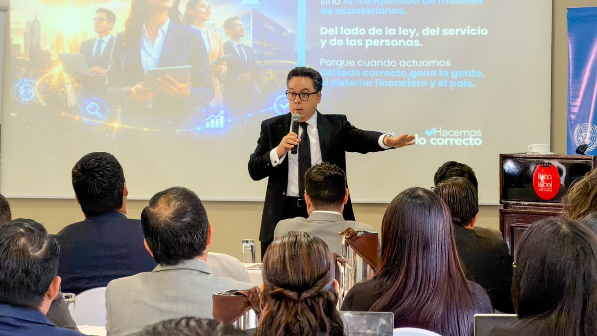 RobertoRomeroV's tweet photo. ⚖️ Fue una gran satisfacción participar como ponente en las VI Jornadas Internacionales de Lavado de Activos, organizadas por @MinInteriorEc, en alianza con @UNODC.

🤝 Un espacio para unir esfuerzos y fortalecer la lucha contra el lavado de activos. 🇪🇨 https://t.co/sccSP1xA0y