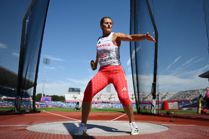 MikaelMazal's tweet photo. 📅Les Français à suivre le vendredi 14 août aux championnats d'Europe d'Athlétisme 🇫🇷

Une journée un peu plus calme pour l'équipe de France, cela s'animera en soirée avec notamment la finale du disque (avec la légende Mélina) mais surtout celle du 800m !

11h50 - Saut à la perche (qualifications) : Mathieu Collet, Thibaut Collet et Baptiste Thiery (5m80 ou top 12)

12h05 - 4x400m hommes (séries, top 3 ou 2 meilleurs temps)

12h46 - 4x400m femmes (séries, top 3 ou 2 meilleurs temps)

13h - Lancer du javelot (qualifications) : Alizée Minard (61m ou top 12)

13h05 - 1500m (qualifications) : Paul Anselmini, Azeddine Habz et Romain Mornet (top 6)

20h45 - 10000m (FINALE) : Alessia Zarbo

21h30 - Lancer du disque (FINALE) : Mélina Robert-Michon

22h46 - 800m (FINALE) : Anaïs Bourgoin et Clara Liberman

#Birmingham2026 #Athletisme