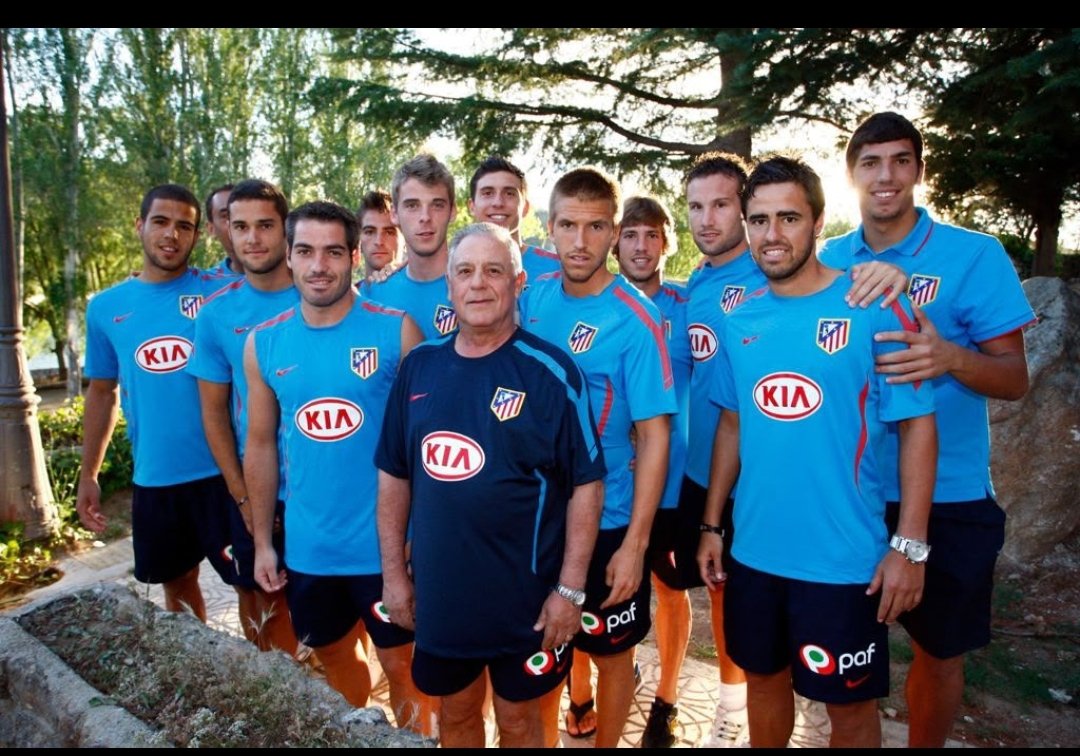 albertorbarbero's tweet photo. Sólo los últimos en el primer equipo, pero más de 40 años en el club. Y siempre orgulloso de sus canteranos. Un buen tipo, Ciri. Descanse en paz... https://t.co/EtgFv8ugLx