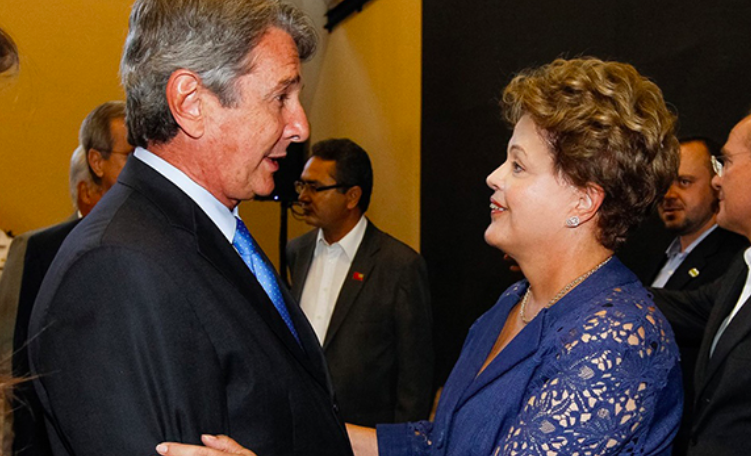 AFS_Andrada's tweet photo. Feliz dia do Economista.
Na foto, os únicos presidentes da nossa história com formação na área: Collor e Dilma.
Somos a única profissão com taxa de 100% de impeachment. https://t.co/iCWVng5Yed
