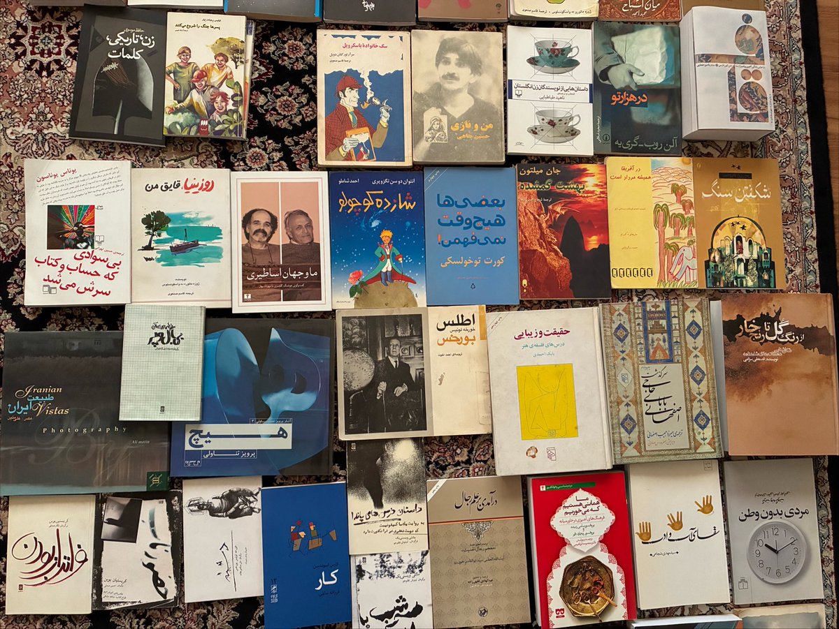 moviesbooksme's tweet photo. دوستان فرهیخته، یه بنده خدایی یه سری کتاب سپرده به من که بفروشم، من عکسشون رو می‌ذارم اینجا، قراره قیمتشون نصف قیمتی که تو ایران‌کتابه باشه و هزینه‌اش هم واریز بشه مسقیم برای آقای محسن بیات @m_bayatzanjani جهت کار خیر، پس کرم خودتون هم دخیل کنید جای دوری نمیره. https://t.co/OqvoP3rY2a