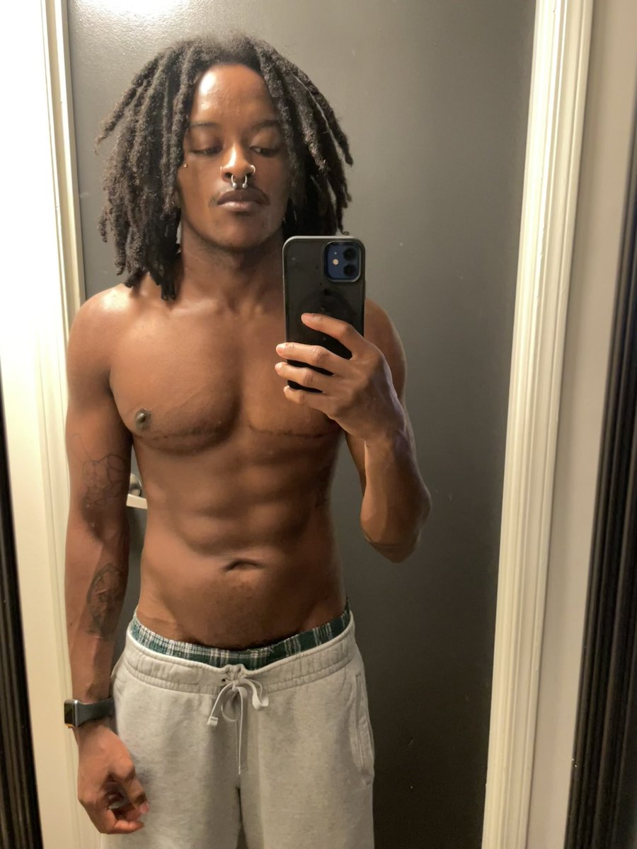 6et0ver1t's tweet photo. every blue moon i like to wear boxers to cosplay being a dirty dick ainโt shit nigga who use my bm car all day https://t.co/HyoiZAx5qo