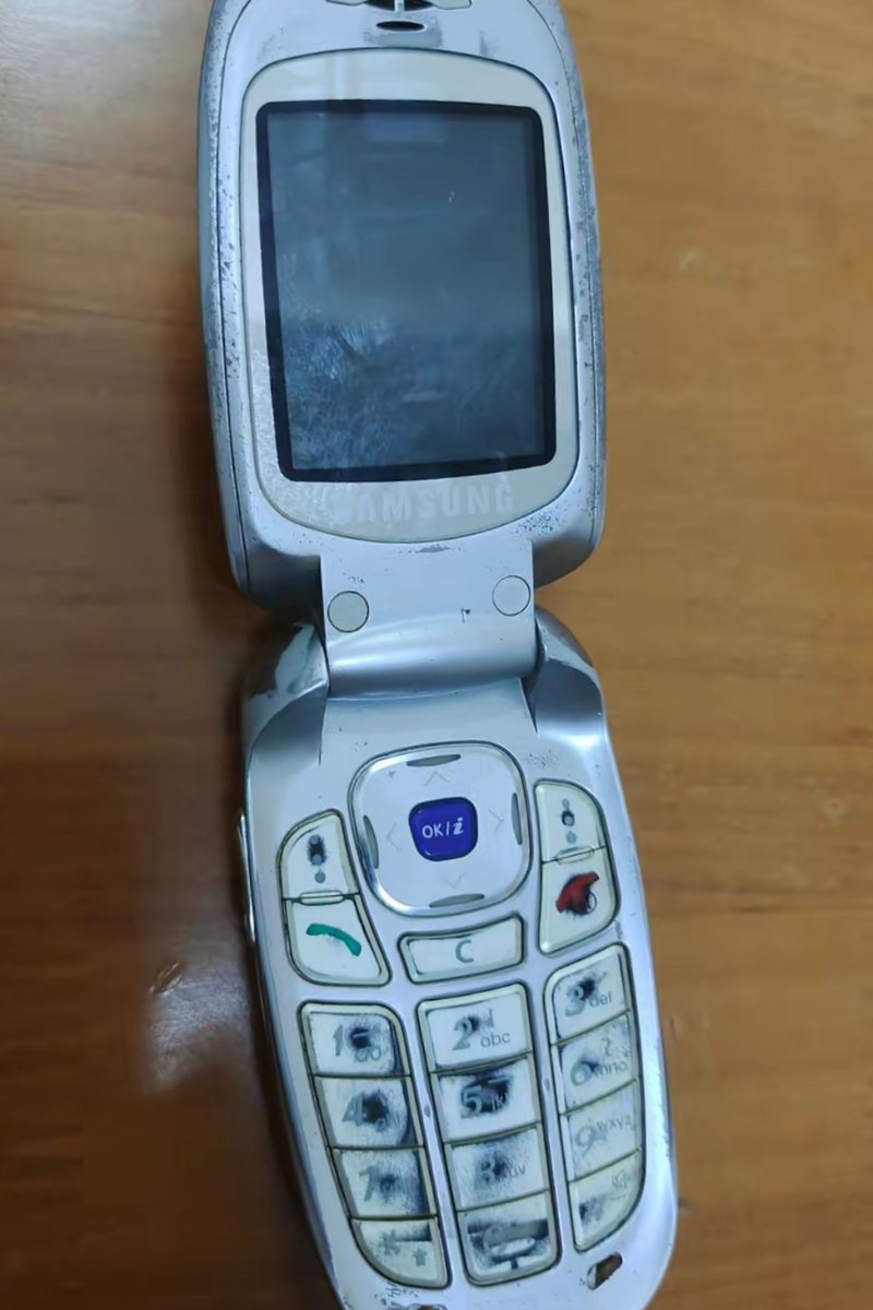 Willie15744365's tweet photo. Just swapped my old flip phone for a smart one and found a whole new world of coffee shops to try—small wins = big daily vibes upgrade! https://t.co/uqkiVjgJlN