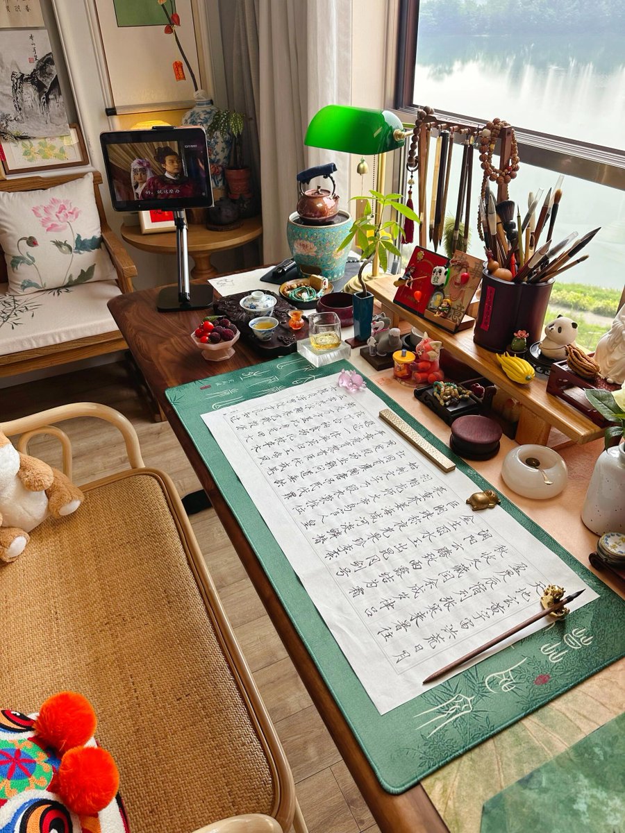 matrix25lb20's tweet photo. [Tired of scrolling Pick up a fun hobby this weekend—calligraphy, hiking, or even plant parenthood! Small steps = big joy. ] https://t.co/iiY4MPVKSn