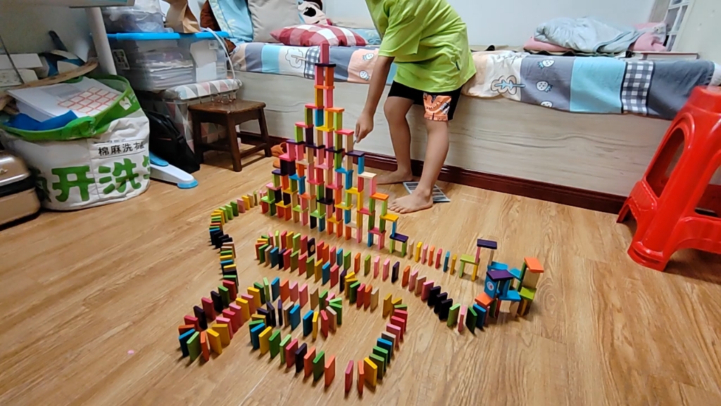 noahleon's tweet photo. [Playing with our little builder today!  Block towers, high fives, and lots of giggles. Best time ever!]， https://t.co/DXMXiUGEEQ