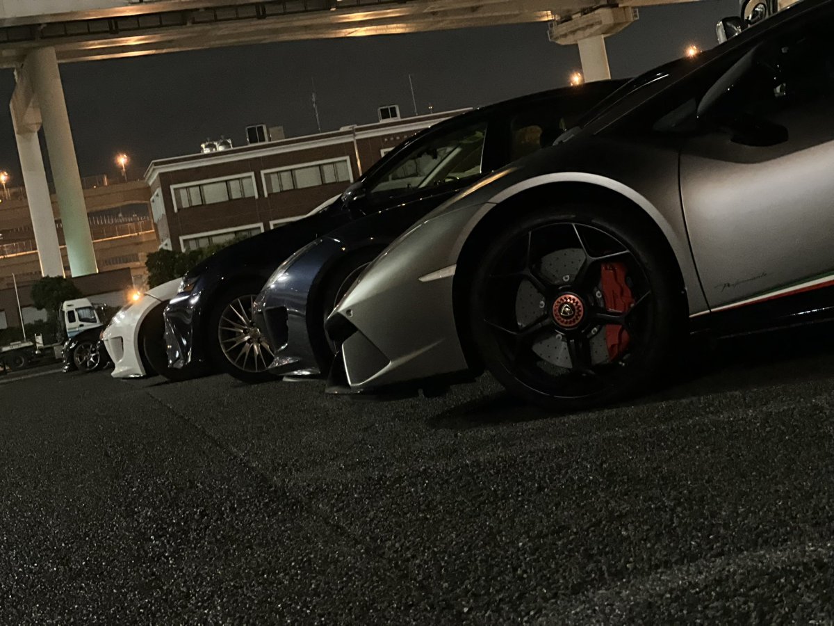 tete892__'s tweet photo. 4人集まった時の！
手前から

ランボルギーニ
ペルフォルマンテ

jaguar 
F type

レクサス
GS

jaguar
F type
圧巻 https://t.co/uxOsCNeZiv