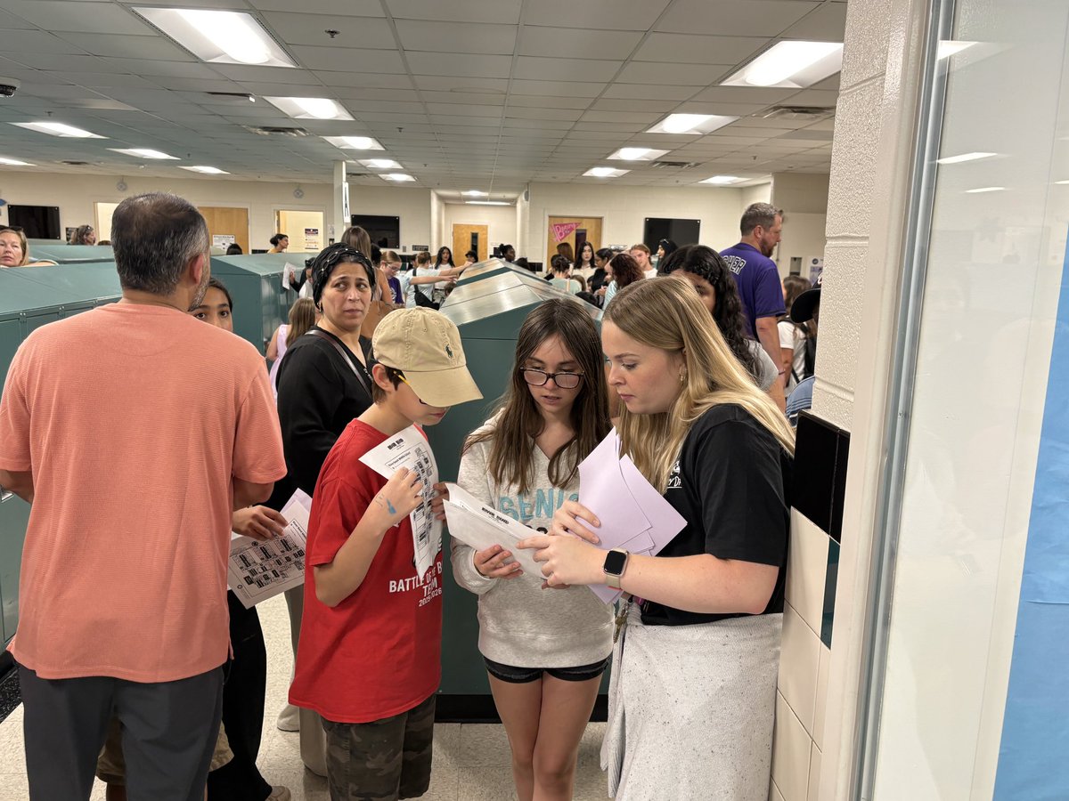 RBMS_Official's tweet photo. Today, we held our Open House, and it was so great to see so many students and families back in our building 💜 https://t.co/dVHsSZUrfL