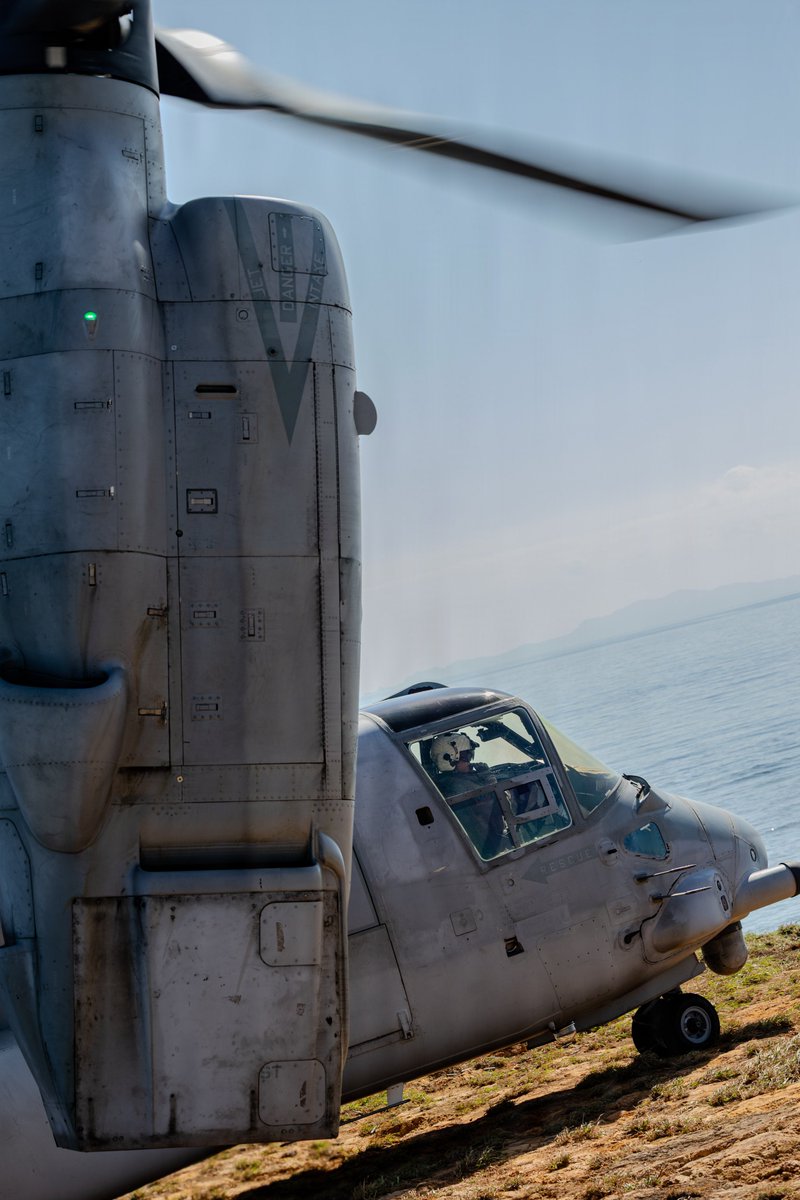 USPACOM's tweet photo. Cleared Hot.
U.S. Marines assigned to Tactical Air Control Party units execute close air support integration training to enhance air-to-ground communication and joint fire integration.
๐ Japan
๐ธ Cpl. Logan Smith
#USPACOM #USMC #TACP #Readiness #AirSupport https://t.co/Lz1DvdYO6G