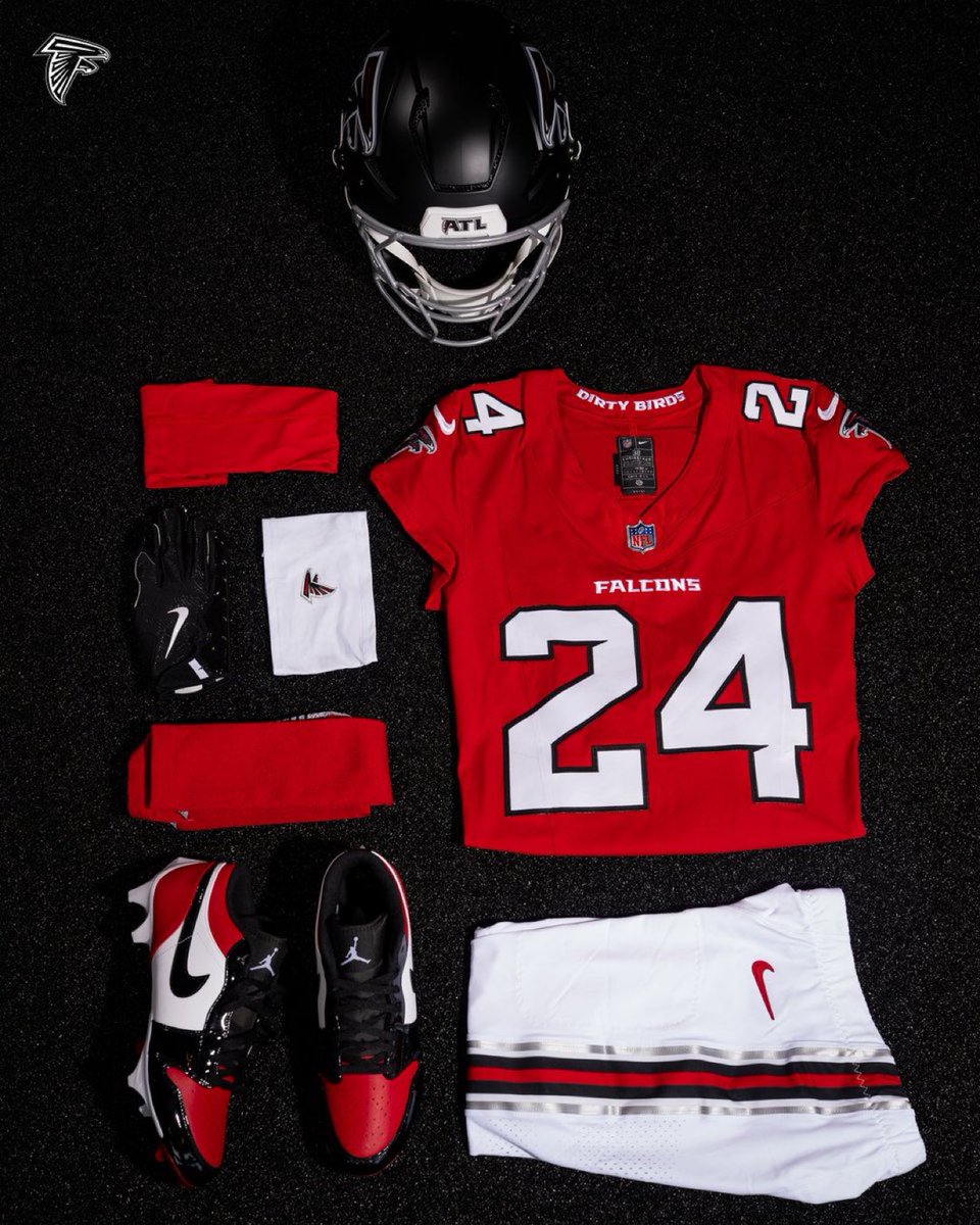 RiseUpReader's tweet photo. Cannot wait to see these on the field tomorrow. https://t.co/fWGi2KfYmL