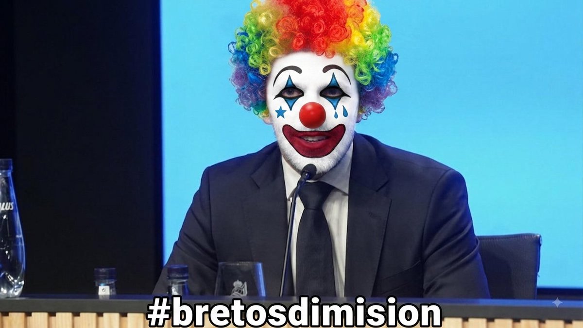 GxlDeBarrene's tweet photo. Bretos lleva dos semanas lamiendo el culo al moro pa que luego cuando está todo hecho se tire pa atrás. Bretos Aguerd era tú 2 opción y te ha estado toreando. Desde el 19 de abril sabiendo que vas a jugar 4 competiciones. #bretosdimision https://t.co/mv1e5Y2m2H