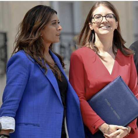 Forhalinton's tweet photo. P. Thévenot : accusée de HARCÈLEMENT + propos SEXISTES et ORDURIERS envers ses collaboratrices.
Aurore Bergé : même combat ! Harcèlement + langage ordurier.

Des "féministes" qui écrasent les femmes. Des donneuses de leçons qui humilient leurs propres équipes.

Deux visages, une même culture du mépris. La bien-pensance en plateau télé, la brutalité dans l'ombre.