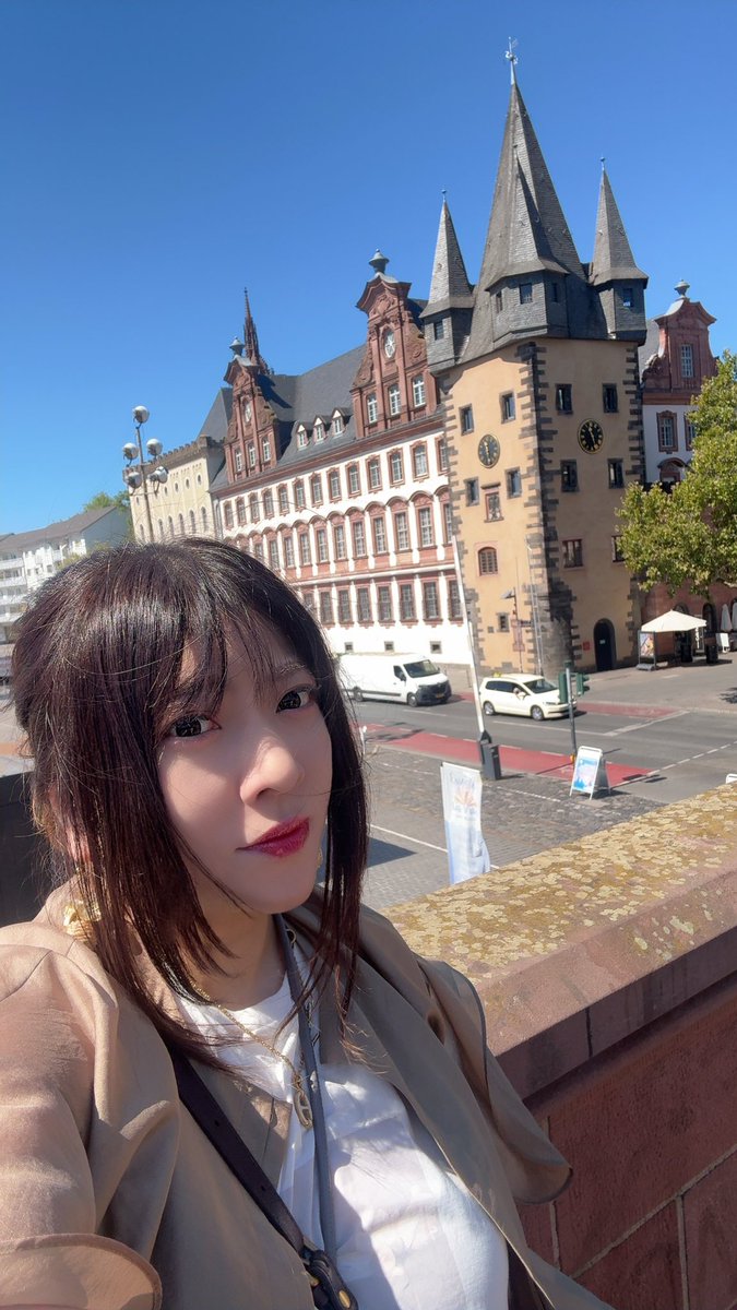 yuchinsound's tweet photo. Endlich ist es so weit! 🇩🇪✨
Ab morgen trete ich drei Tage in Folge beim Japan-Festival „Main Matsuri“ in Offenbach auf!

Ich darf jeden Abend die letzte Show des Tages spielen! 🎤🔥
Und am Samstag gibt es zusätzlich mittags ein Acoustic Live!

Kommt am besten zu allen Shows! 😆✨
Am Samstag gibt es außerdem ein Meet & Greet, bei dem wir uns persönlich treffen können! 🫶

Ich freue mich riesig darauf, euch zu sehen!
Bis ganz bald beim Main Matsuri! 🇯🇵🇩🇪❤️

いよいよ明日か、ドイツのオッフェンバッハにてフェスです！三日間トリをつとめますー！今年で2回目の出演ですが、前回以上に演出拘ってるのです！日本のカッコイイを思いっきり届けてきますー！

#MainMatsuri2026 #YukoSuzuhana #鈴華ゆう子