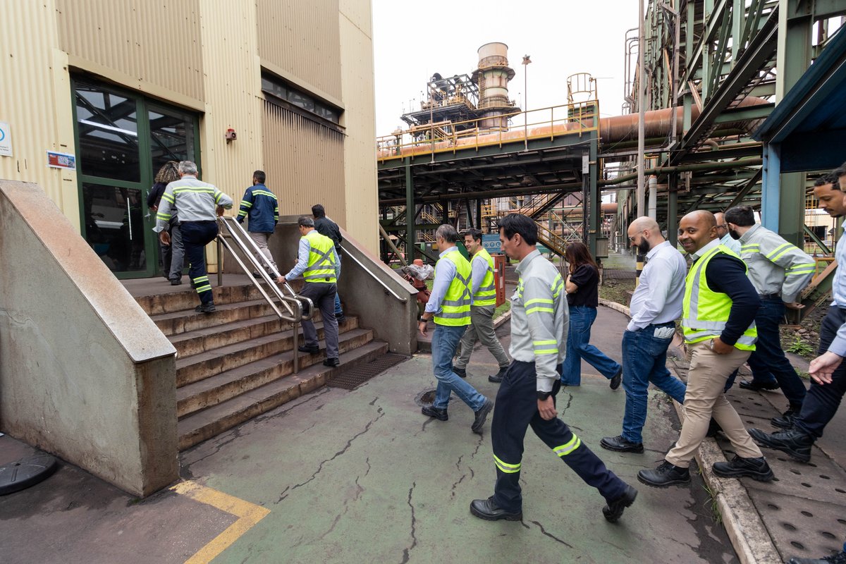 Tenaris's tweet photo. This week, leaders from Tenaris Brazil visited Ternium in Santa Cruz to exchange experiences, share perspectives, and strengthen collaboration between our teams.
#TechintGroup #TenarisInBrazil #Ternium #Collaboration https://t.co/JosBc0YBlx