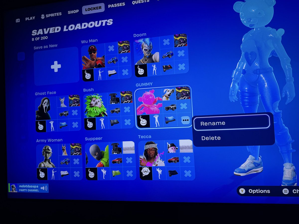 MixedByBL's tweet photo. @FortniteStatus there is no way to access the saved loadouts on Xbox once you create them! https://t.co/50Wgj572MW