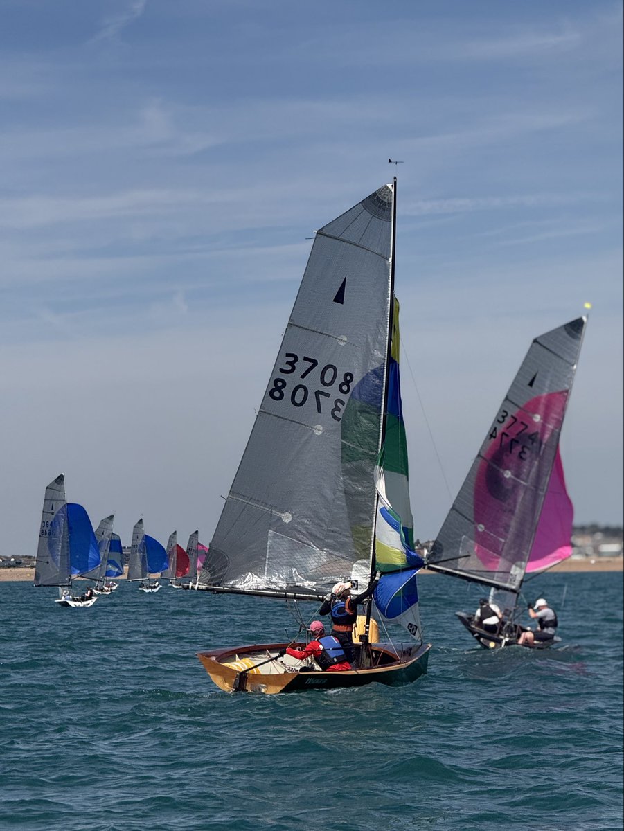 RobertJRattray's tweet photo. Merlin and Contenders open event at the weekend at Shoreham Sailing Club with race management including an Olympian on the committee boat! https://t.co/Id02CB5VQz