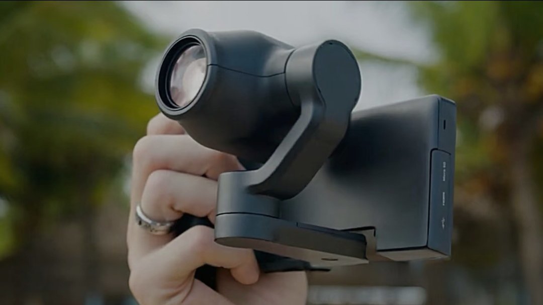 D2Help's tweet photo. 🎥 RocXZoom — a nova câmara de mão fundada por ex-engenheiros da DJI.
✅ 400g | 50x zoom híbrido (20x óptico, 40-2000mm eq.)
✅ Gimbal elétrico + tracking por IA
✅ Vídeo 4K 30fps | EIS + estabilização mecânica
Em breve no Kickstarter.
#RocXZoom #FarseerTech https://t.co/2g1Zyhdh3q