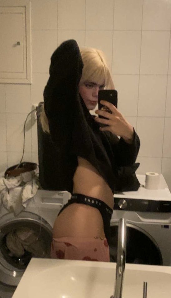 FemboyAlyx1's tweet photo. First time femboying (first pic)  vs now🙈💕 #femboy https://t.co/jCzeuE13rn
