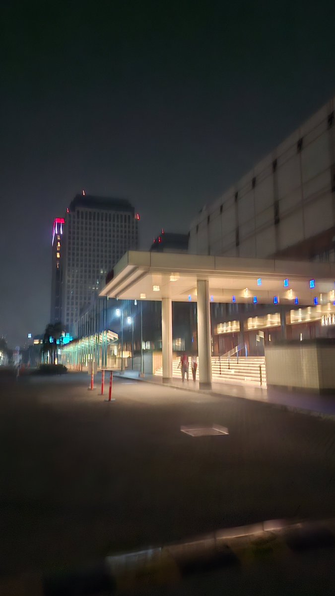 M4Rkleemakeu's tweet photo. WKWKWKWK SELAMAT PAGI DARI PLAZA SENAYAN🤣🤣🤣✌️ https://t.co/5lY45GfLwP