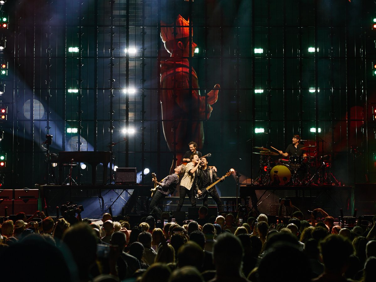 Greek_Theatre tweet picture